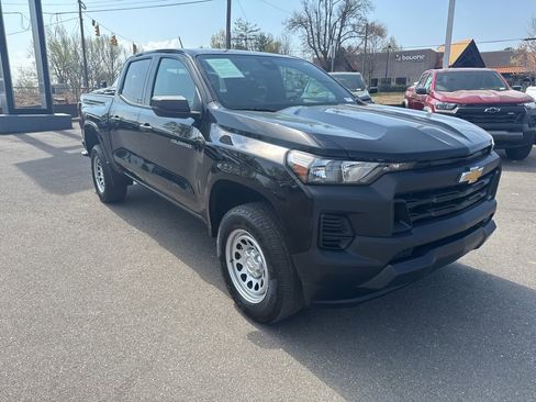 Used 2023 Chevrolet Colorado W/T RWD image 7