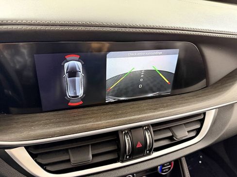 Used 2021 Alfa Romeo Stelvio Ti w/ Premium Package image 32