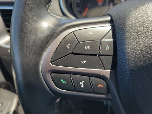 Used 2020 Jeep Cherokee Latitude Plus w/ Cold Weather Group AWD/4WD image 21