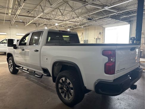 Used 2025 Chevrolet Silverado 2500 Custom w/ Custom Convenience Package AWD/4WD image 9