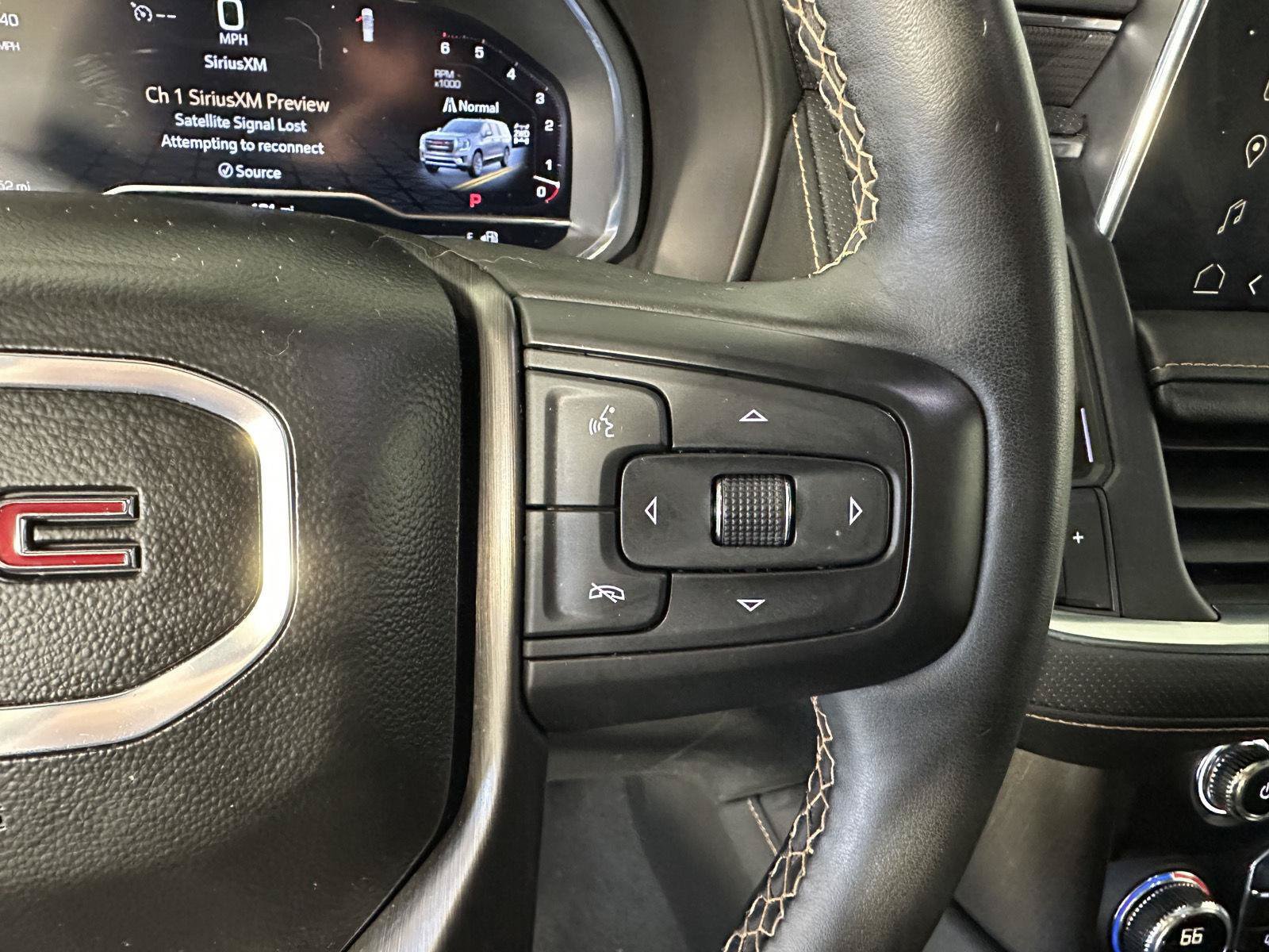 Used 2024 GMC Yukon AT4 w/ Technology Package AWD/4WD image 24
