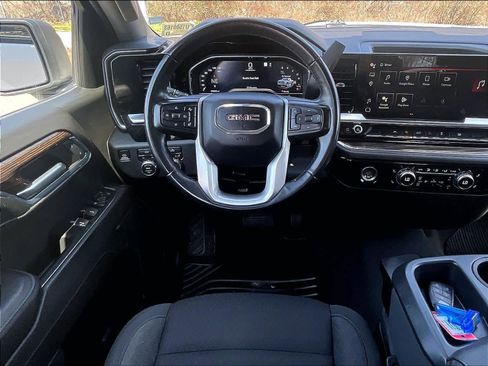 Used 2023 GMC Sierra 1500 Elevation image 17