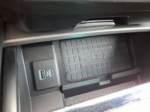 Used 2021 Ford Expedition XLT image 15