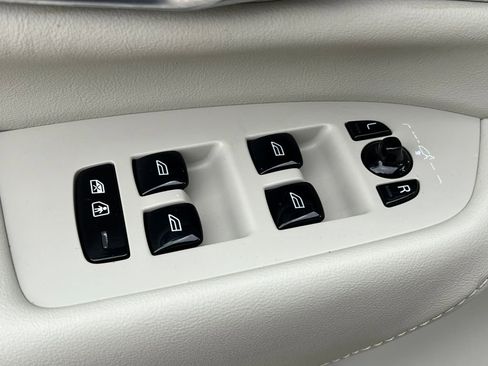 Used 2023 Volvo XC90 B6 Plus w/ Protection Package AWD/4WD image 19