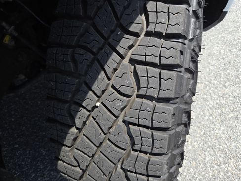 Used 2025 GMC Sierra 1500 AT4 AWD/4WD image 16