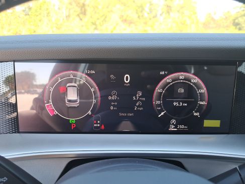 New 2026 Volkswagen Tiguan SE image 19