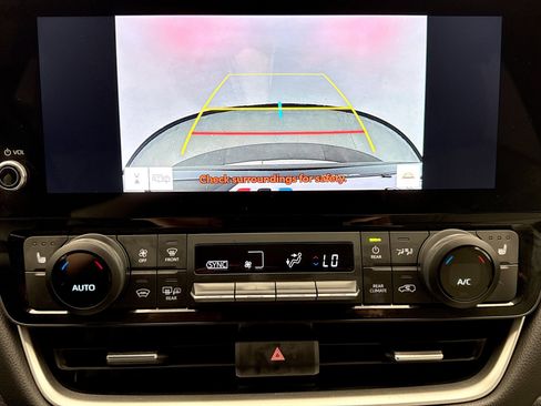 Used 2024 Toyota Grand Highlander AWD image 16