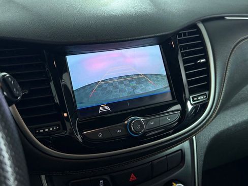 Used 2020 Chevrolet Trax LS FWD image 15