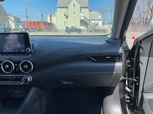 Used 2024 Nissan Sentra SV FWD image 28
