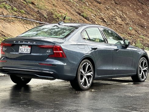 Used 2023 Volvo S60 B5 Plus w/ Climate Package image 4