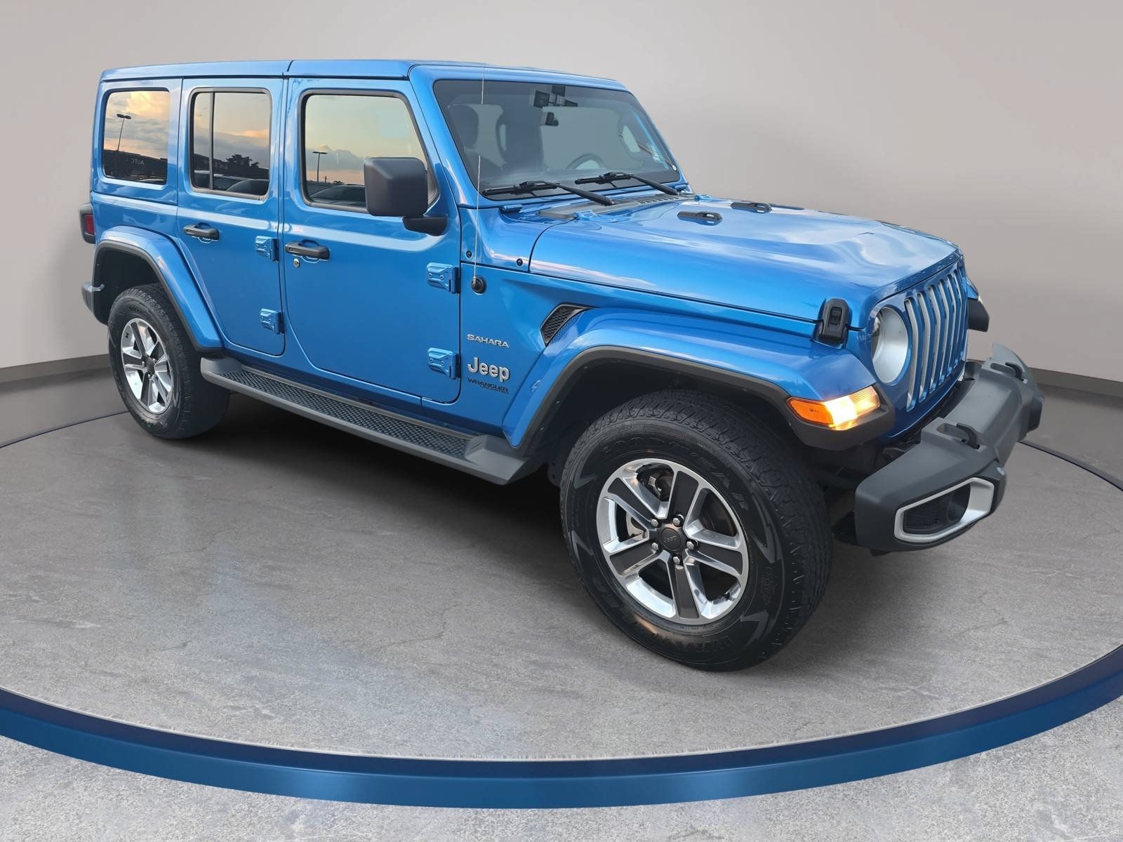 Used 2022 Jeep Wrangler Unlimited Sahara AWD/4WD image 3