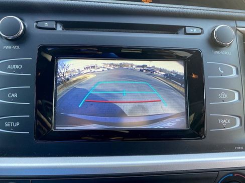 Used 2019 Toyota Highlander LE image 15