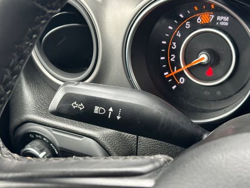 Used 2022 Jeep Wrangler Sport S image 35