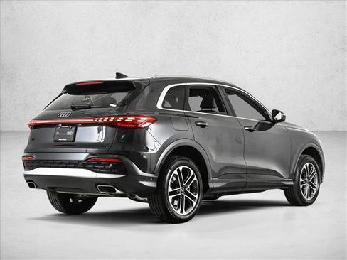 Certified 2025 Audi Q5 Premium w/ Convenience Package AWD/4WD image 5