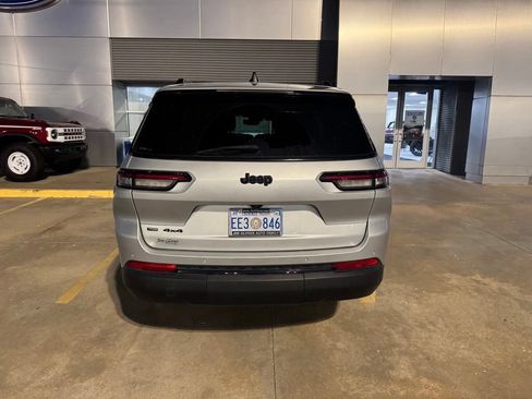 Used 2021 Jeep Grand Cherokee L Laredo AWD/4WD image 4