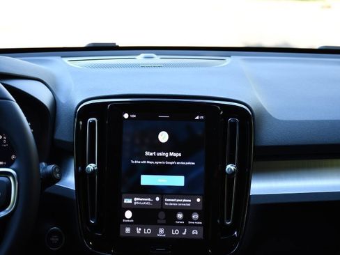 New 2026 Volvo XC40 B5 Ultra w/ Protection Package Premier image 26