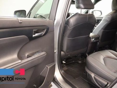 Certified 2026 Toyota Highlander XSE AWD/4WD image 32