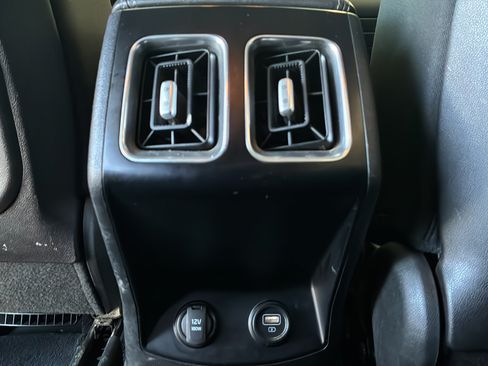 Used 2022 Kia Sorento LX AWD/4WD image 25