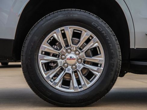 Certified 2025 GMC Yukon Denali image 9