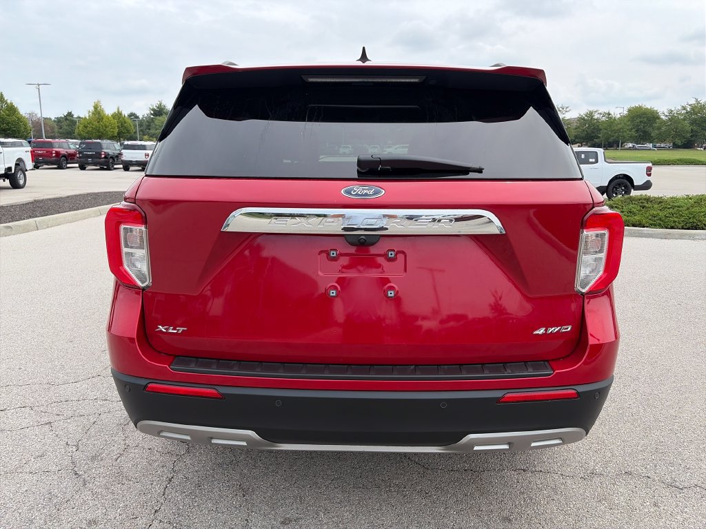 Used 2024 Ford Explorer XLT w/ Equipment Group 202A AWD/4WD image 6