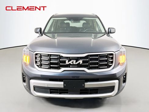 Used 2024 Kia Telluride S FWD image 3