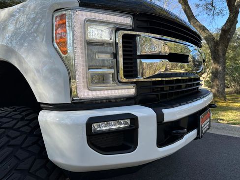 Used 2019 Ford F250 XLT w/ XLT Value Package image 59