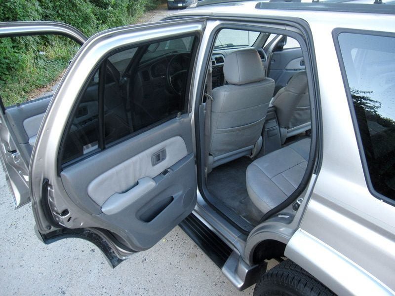 Used 2002 Toyota 4Runner SR5 RWD image 27