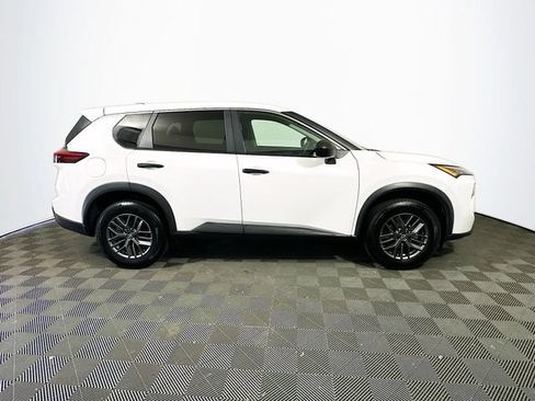 Used 2024 Nissan Rogue S FWD image 9