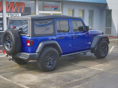Used 2018 Jeep Wrangler Unlimited Sport image 16