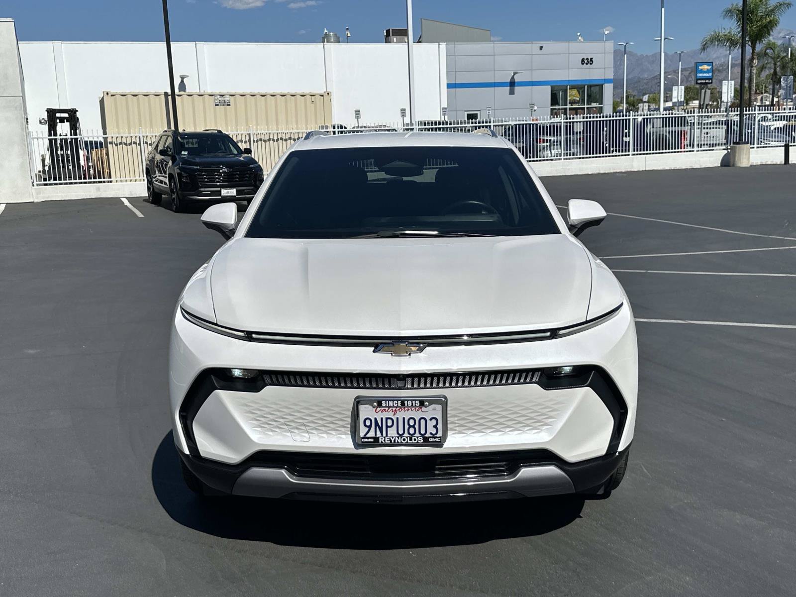 Used 2024 Chevrolet Equinox EV LT FWD image 2