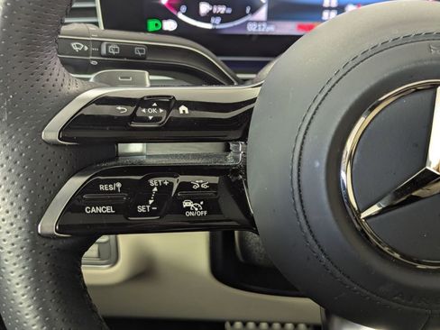 Used 2025 Mercedes-Benz GLS 450 4MATIC image 40