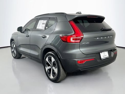 New 2026 Volvo XC40 B4 Plus w/ Protection Package Premier FWD image 7