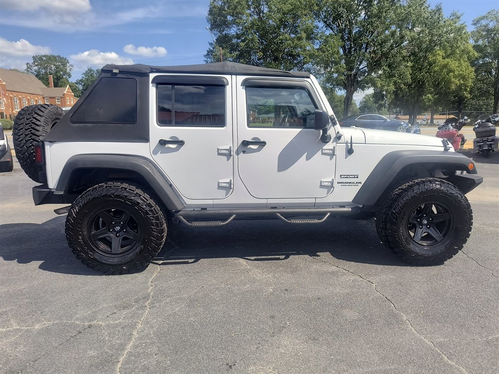 Used 2017 Jeep Wrangler Unlimited Sport w/ Quick Order Package 24S AWD/4WD image 6