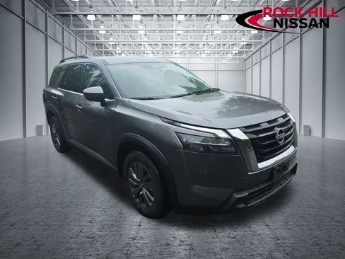 Certified 2025 Nissan Pathfinder SV AWD/4WD image 1