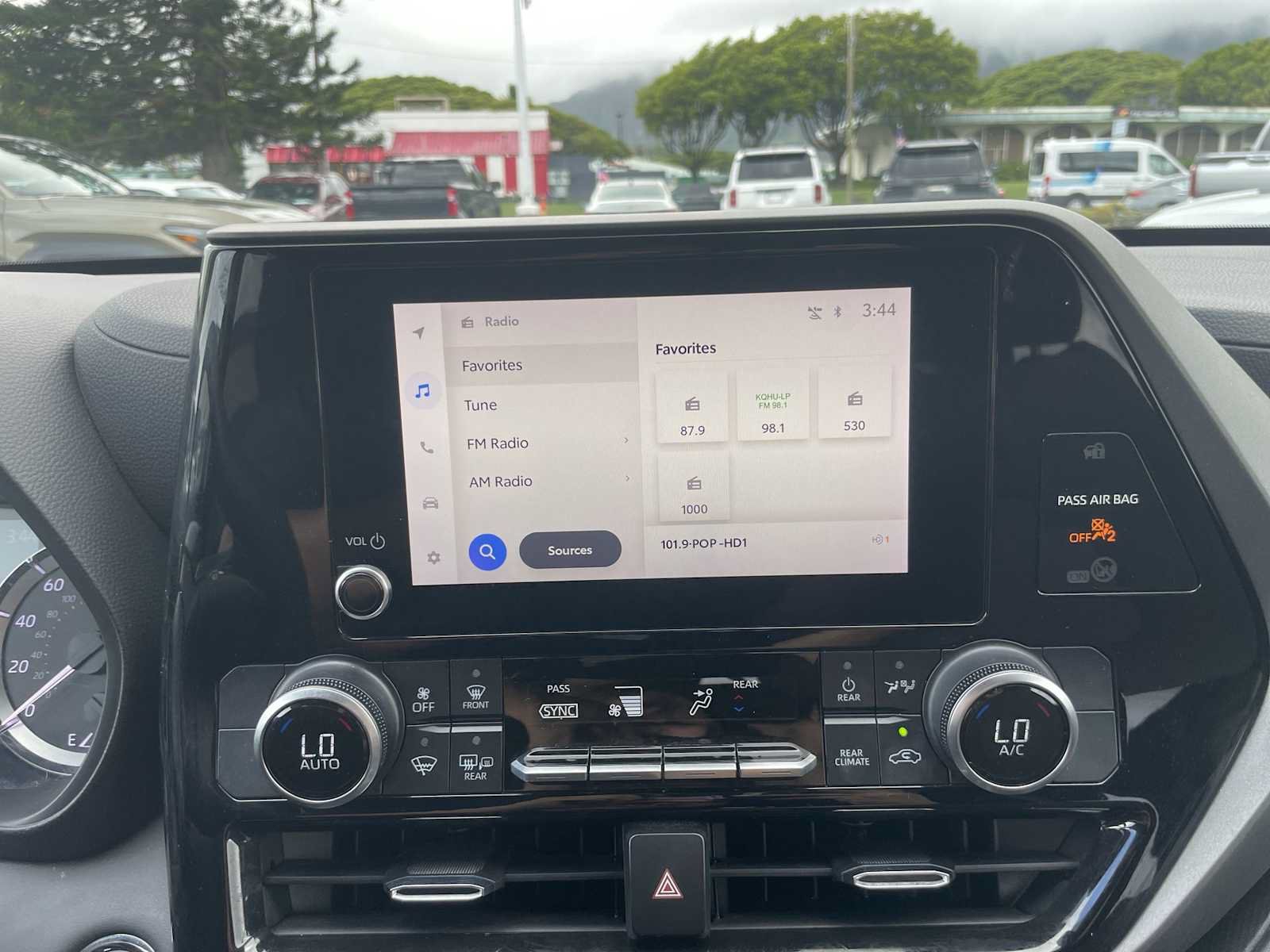 Used 2023 Toyota Highlander L FWD image 17
