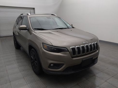 Used 2019 Jeep Cherokee Latitude Plus w/ Comfort/Convenience Group image 14