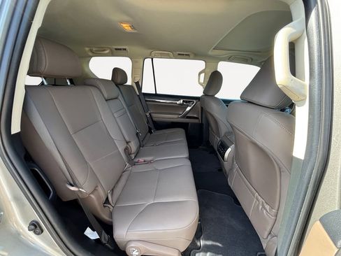 Used 2022 Lexus GX 460 Premium image 11