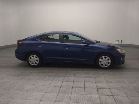 Used 2020 Hyundai Elantra SE FWD image 11