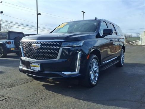 Used 2023 Cadillac Escalade ESV Premium Luxury image 7