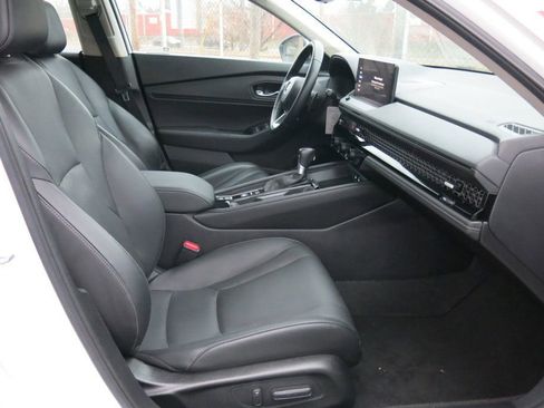 Used 2023 Honda Accord Touring image 8