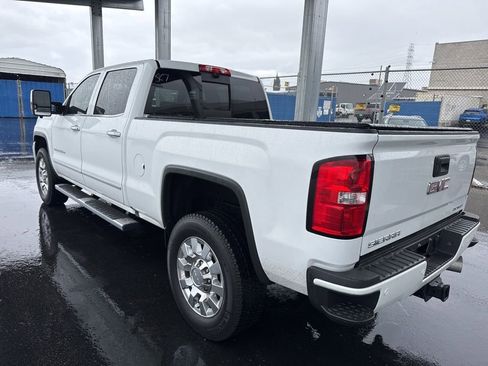 Used 2017 GMC Sierra 2500 Denali w/ Duramax Plus Package image 3
