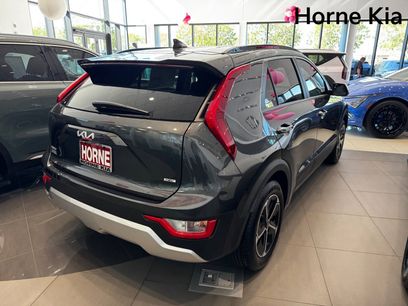 New 2025 Kia Niro LX