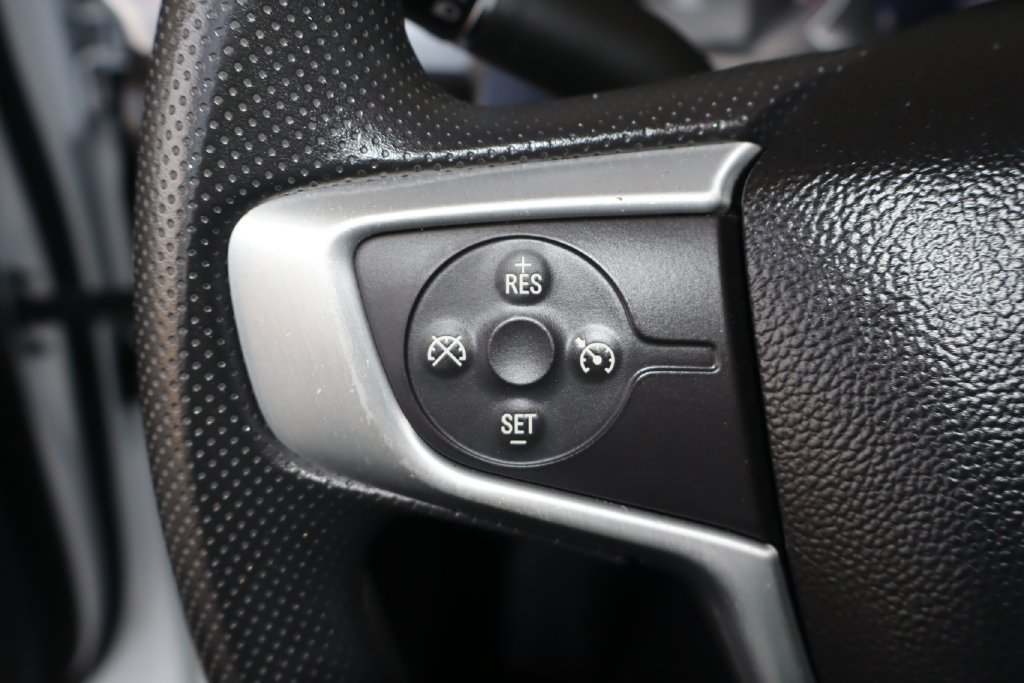 Used 2021 GMC Acadia SLE FWD image 18