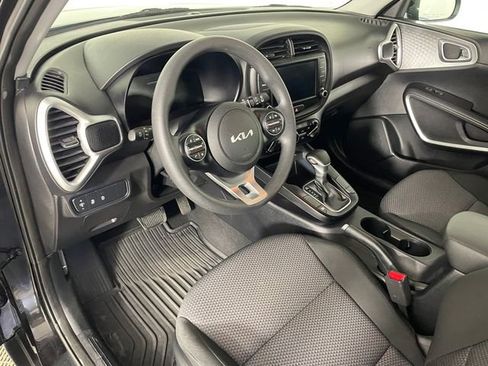 Certified 2024 Kia Soul LX FWD image 3