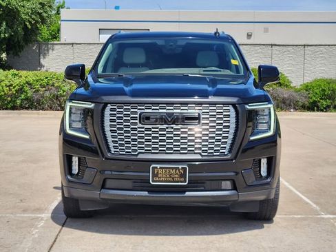 Used 2021 GMC Yukon Denali w/ Denali Premium Package AWD/4WD image 2
