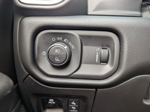 New 2026 RAM 1500 4x4 Crew Cab image 33