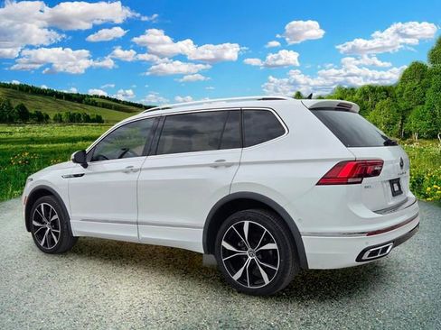 Used 2022 Volkswagen Tiguan SEL R-Line AWD/4WD image 4