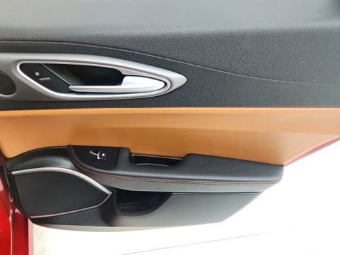 Used 2017 Alfa Romeo Giulia Ti w/ TI 19" Sport Package image 27