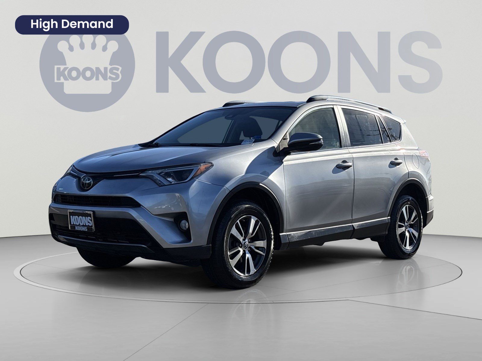 Used 2018 Toyota RAV4 XLE w/ Plus Extra Value Package FWD image 1