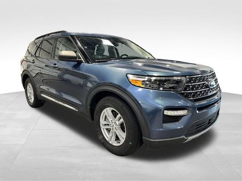 Used 2020 Ford Explorer XLT w/ Equipment Group 202A RWD image 3
